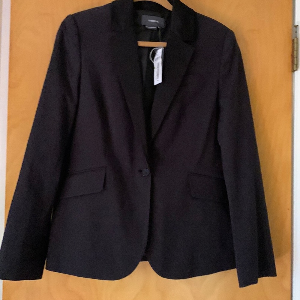 Tuxedo style Blazer size 14 ladies